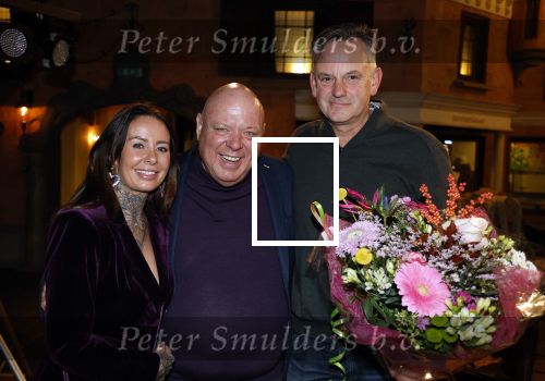 Asten 2 november 2023
Boekpresentatie Peter Gillis op park Prinsesmeer.
Aanwezig vriendin Wendy v Hout en zijn kinderen Mark Inge en Ruud . Mark Baanders reikte het eerste boek uit.