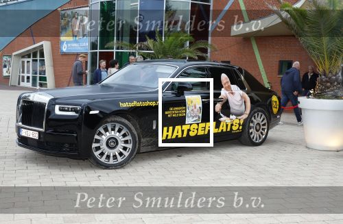 Asten 2 november 2023
Boekpresentatie Peter Gillis op park Prinsesmeer.
Aanwezig vriendin Wendy v Hout en zijn kinderen Mark Inge en Ruud . Mark Baanders reikte het eerste boek uit. Peter Gillis zijn Rolls Royce