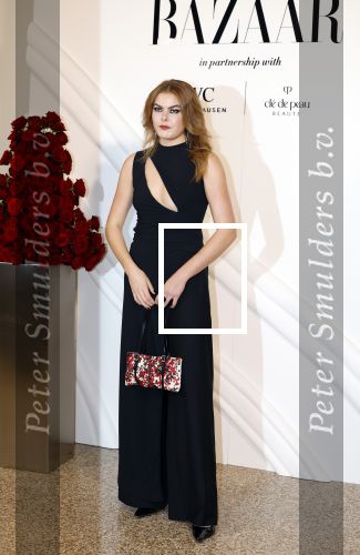 Amsterdam 15 november 2023
Harpers Bazaar woman of the year in het Stedelijk Museum . Prinses Laurentien kwam met haar dochter Prinses Eloise