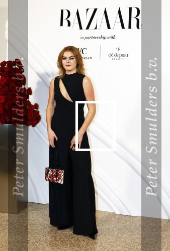 Amsterdam 15 november 2023
Harpers Bazaar woman of the year in het Stedelijk Museum . Prinses Laurentien kwam met haar dochter Prinses Eloise