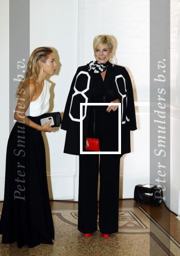 Amsterdam 15 november 2023
Harpers Bazaar woman of the year in het Stedelijk Museum . Prinses Laurentien kwam met haar dochter Prinses Eloise