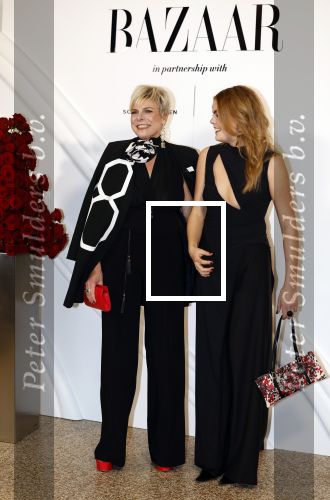 Amsterdam 15 november 2023
Harpers Bazaar woman of the year in het Stedelijk Museum . Prinses Laurentien kwam met haar dochter Prinses Eloise