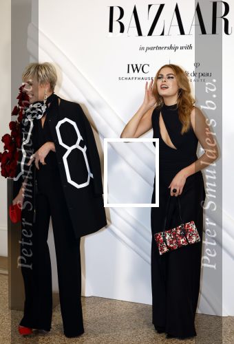 Amsterdam 15 november 2023
Harpers Bazaar woman of the year in het Stedelijk Museum . Prinses Laurentien kwam met haar dochter Prinses Eloise
