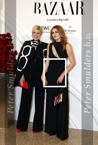 Amsterdam 15 november 2023
Harpers Bazaar woman of the year in het Stedelijk Museum . Prinses Laurentien kwam met haar dochter Prinses Eloise