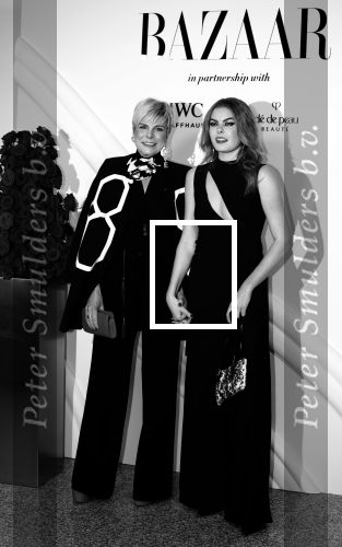 Amsterdam 15 november 2023
Harpers Bazaar woman of the year in het Stedelijk Museum . Prinses Laurentien kwam met haar dochter Prinses Eloise