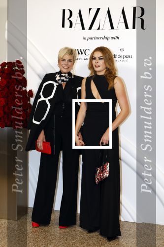 Amsterdam 15 november 2023
Harpers Bazaar woman of the year in het Stedelijk Museum . Prinses Laurentien kwam met haar dochter Prinses Eloise