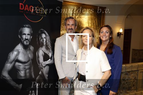 Amsterdam 20 november 2023
Presentatie boek Dag EEN in hotel 27 in Amsterdam.
Eigenaar van dag een zijn Patrick Janssen en zijn vrouw Babette Janssen . Prinses Margarita en een vriendin