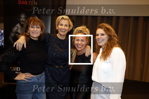 Amsterdam 20 november 2023
Presentatie boek Dag EEN in hotel 27 in Amsterdam.
Eigenaar van dag een zijn Patrick Janssen en zijn vrouw Babette Janssen . Renee Fokker Anouk Smulders Maaike Janssen en Olivia v Royen