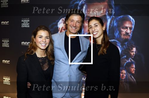 Zaandam 26 november 2023
Premiere van murder on the orient ezpress in het zaantheater. Rick Engelkes met zijn dochters