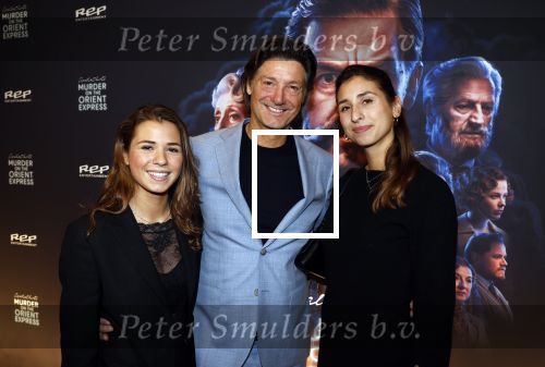Zaandam 26 november 2023
Premiere van murder on the orient ezpress in het zaantheater. Rick Engelkes met zijn dochters