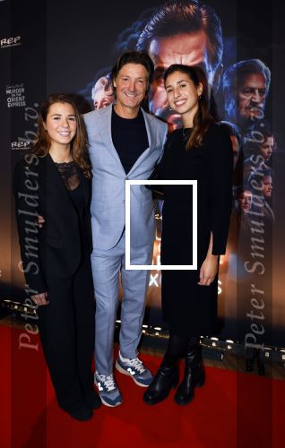 Zaandam 26 november 2023
Premiere van murder on the orient ezpress in het zaantheater. Rick Engelkes met zijn dochters
