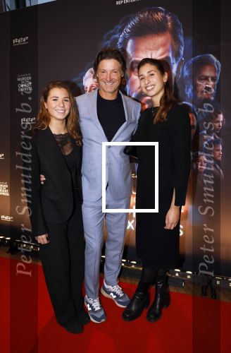 Zaandam 26 november 2023
Premiere van murder on the orient ezpress in het zaantheater. Rick Engelkes met zijn dochters
