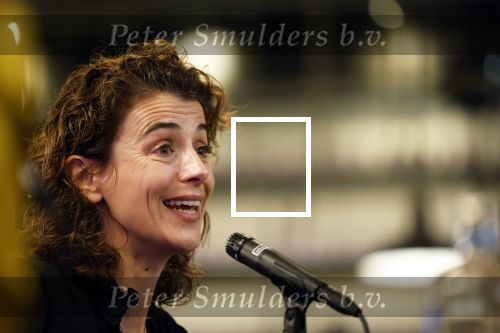 Den Haag 13 november 2023
In aanloop naar de Tweede Kamerverkiezingen organiseren de vrouwenbladen Libelle, Margriet, Flair en Nouveau gezamenlijk het VerkiezingscafÃ©. De vier hoofdredacteuren verwelkomen prominente vrouwen op de kieslijst van de grootste politieke partijen.
Op maandag 13 november 2023 gaan vooraanstaande vrouwelijke politici van verschillende partijen met elkaar in debat, onder leiding van journaliste Diana Matroos. Hoofdredacteuren Hilmar Mulder (Libelle), Helene van Santen (Margriet), Marije Veerman (Flair) en Claudia Straatmans (Nouveau) praten met hen over de belangrijkste themaâ€™s die hun lezeressen aangaan.
De volgende vrouwelijke politici schuiven aan om te vertellen waarvoor zij staan tijdens de Tweede Kamerverkiezingen: Sophie Hermans (VVD), Caroline van der Plas (BBB), Lisa Westerveld (GroenLinks/PvdA), Hilde Palland (CDA), JoÃ«lle Gooijer (ChristenUnie), Anne-Marijke Podt (D66) en Lilian Marijnissen (SP). Alles speelt zich af bij Dudok.