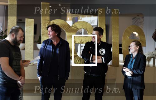 Hoofddorp 14 november 2023
Presentatie Libello ( libelle) voor mannen met op de cover Kees Tol .
Ook Steven Kazan en Hilmar Mulder waren aawezig bij de DPG