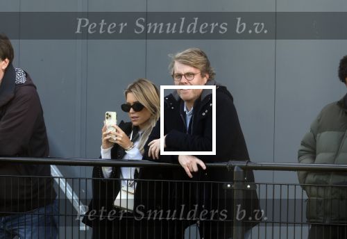 Amsterdam 11 november 2023
Damian v d Vaart in Ajax O18 tegen fc Den Haag op de toekomst. Zijn moeder Sylvie Meis en vriend Wim Beelen zijn aanwezig.