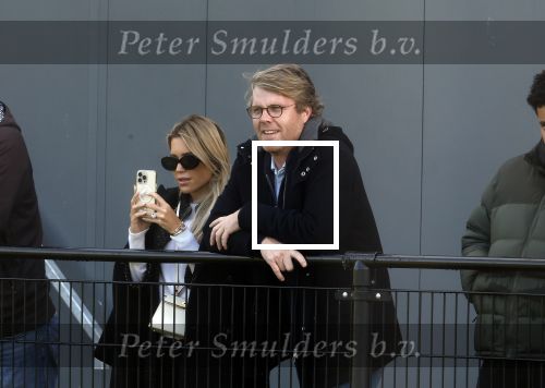 Amsterdam 11 november 2023
Damian v d Vaart in Ajax O18 tegen fc Den Haag op de toekomst. Zijn moeder Sylvie Meis en vriend Wim Beelen zijn aanwezig.
