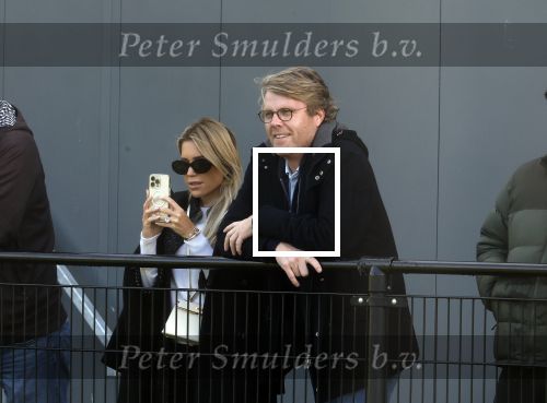 Amsterdam 11 november 2023
Damian v d Vaart in Ajax O18 tegen fc Den Haag op de toekomst. Zijn moeder Sylvie Meis en vriend Wim Beelen zijn aanwezig.