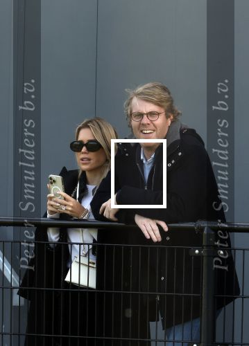 Amsterdam 11 november 2023
Damian v d Vaart in Ajax O18 tegen fc Den Haag op de toekomst. Zijn moeder Sylvie Meis en vriend Wim Beelen zijn aanwezig.