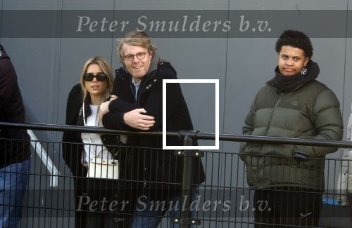 Amsterdam 11 november 2023
Damian v d Vaart in Ajax O18 tegen fc Den Haag op de toekomst. Zijn moeder Sylvie Meis en vriend Wim Beelen zijn aanwezig.