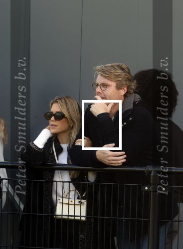 Amsterdam 11 november 2023
Damian v d Vaart in Ajax O18 tegen fc Den Haag op de toekomst. Zijn moeder Sylvie Meis en vriend Wim Beelen zijn aanwezig.