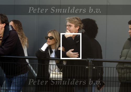 Amsterdam 11 november 2023
Damian v d Vaart in Ajax O18 tegen fc Den Haag op de toekomst. Zijn moeder Sylvie Meis en vriend Wim Beelen zijn aanwezig.