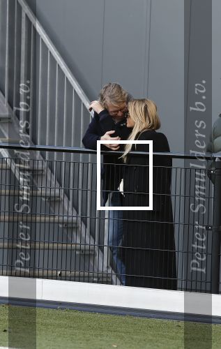 Amsterdam 11 november 2023
Damian v d Vaart in Ajax O18 tegen fc Den Haag op de toekomst. Zijn moeder Sylvie Meis en vriend Wim Beelen zijn aanwezig.