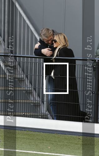 Amsterdam 11 november 2023
Damian v d Vaart in Ajax O18 tegen fc Den Haag op de toekomst. Zijn moeder Sylvie Meis en vriend Wim Beelen zijn aanwezig.