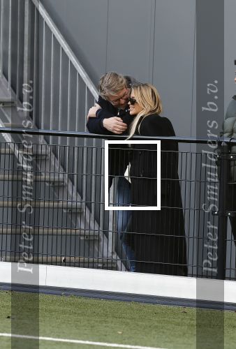 Amsterdam 11 november 2023
Damian v d Vaart in Ajax O18 tegen fc Den Haag op de toekomst. Zijn moeder Sylvie Meis en vriend Wim Beelen zijn aanwezig.