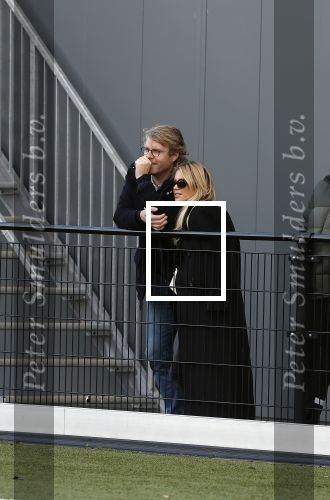 Amsterdam 11 november 2023
Damian v d Vaart in Ajax O18 tegen fc Den Haag op de toekomst. Zijn moeder Sylvie Meis en vriend Wim Beelen zijn aanwezig.