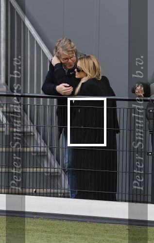 Amsterdam 11 november 2023
Damian v d Vaart in Ajax O18 tegen fc Den Haag op de toekomst. Zijn moeder Sylvie Meis en vriend Wim Beelen zijn aanwezig.