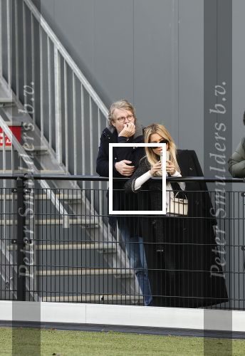 Amsterdam 11 november 2023
Damian v d Vaart in Ajax O18 tegen fc Den Haag op de toekomst. Zijn moeder Sylvie Meis en vriend Wim Beelen zijn aanwezig.