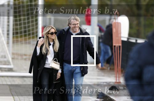 Amsterdam 11 november 2023
Damian v d Vaart in Ajax O18 tegen fc Den Haag op de toekomst. Zijn moeder Sylvie Meis en vriend Wim Beelen zijn aanwezig.