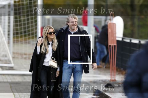 Amsterdam 11 november 2023
Damian v d Vaart in Ajax O18 tegen fc Den Haag op de toekomst. Zijn moeder Sylvie Meis en vriend Wim Beelen zijn aanwezig.