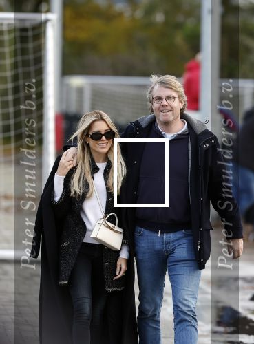 Amsterdam 11 november 2023
Damian v d Vaart in Ajax O18 tegen fc Den Haag op de toekomst. Zijn moeder Sylvie Meis en vriend Wim Beelen zijn aanwezig.