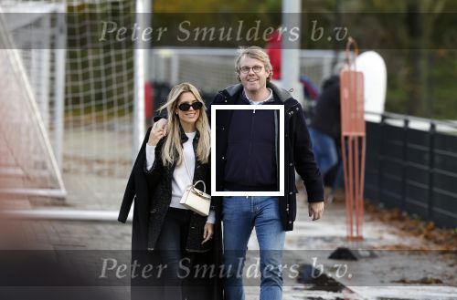 Amsterdam 11 november 2023
Damian v d Vaart in Ajax O18 tegen fc Den Haag op de toekomst. Zijn moeder Sylvie Meis en vriend Wim Beelen zijn aanwezig.