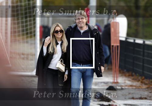 Amsterdam 11 november 2023
Damian v d Vaart in Ajax O18 tegen fc Den Haag op de toekomst. Zijn moeder Sylvie Meis en vriend Wim Beelen zijn aanwezig.