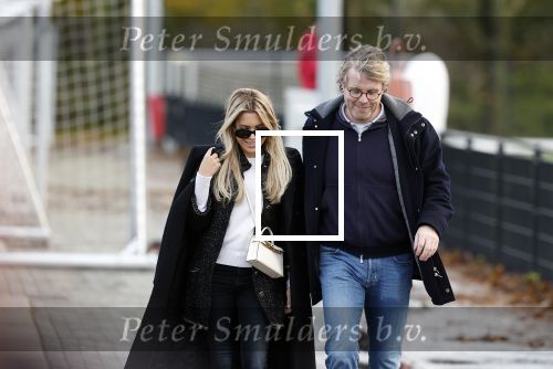 Amsterdam 11 november 2023
Damian v d Vaart in Ajax O18 tegen fc Den Haag op de toekomst. Zijn moeder Sylvie Meis en vriend Wim Beelen zijn aanwezig.