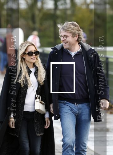 Amsterdam 11 november 2023
Damian v d Vaart in Ajax O18 tegen fc Den Haag op de toekomst. Zijn moeder Sylvie Meis en vriend Wim Beelen zijn aanwezig.
