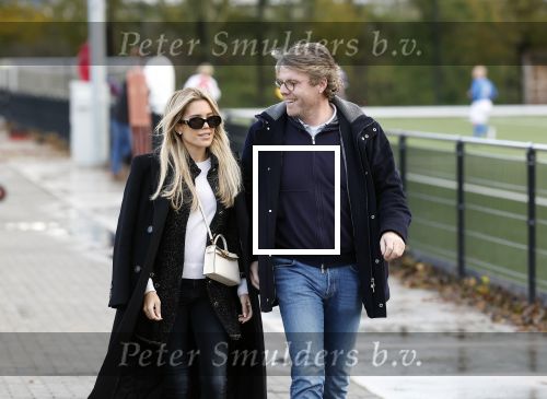 Amsterdam 11 november 2023
Damian v d Vaart in Ajax O18 tegen fc Den Haag op de toekomst. Zijn moeder Sylvie Meis en vriend Wim Beelen zijn aanwezig.