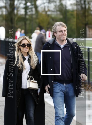 Amsterdam 11 november 2023
Damian v d Vaart in Ajax O18 tegen fc Den Haag op de toekomst. Zijn moeder Sylvie Meis en vriend Wim Beelen zijn aanwezig.