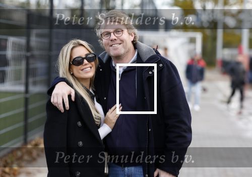 Amsterdam 11 november 2023
Damian v d Vaart in Ajax O18 tegen fc Den Haag op de toekomst. Zijn moeder Sylvie Meis en vriend Wim Beelen zijn aanwezig.
