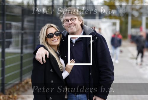 Amsterdam 11 november 2023
Damian v d Vaart in Ajax O18 tegen fc Den Haag op de toekomst. Zijn moeder Sylvie Meis en vriend Wim Beelen zijn aanwezig.