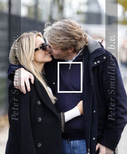 Amsterdam 11 november 2023
Damian v d Vaart in Ajax O18 tegen fc Den Haag op de toekomst. Zijn moeder Sylvie Meis en vriend Wim Beelen zijn aanwezig.