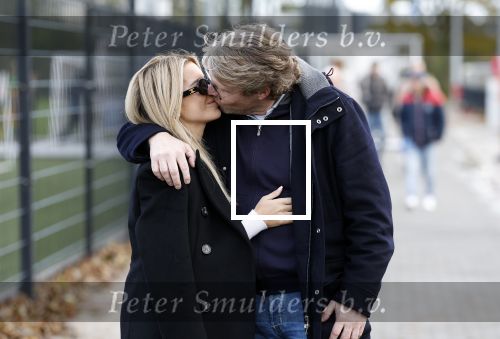 Amsterdam 11 november 2023
Damian v d Vaart in Ajax O18 tegen fc Den Haag op de toekomst. Zijn moeder Sylvie Meis en vriend Wim Beelen zijn aanwezig.