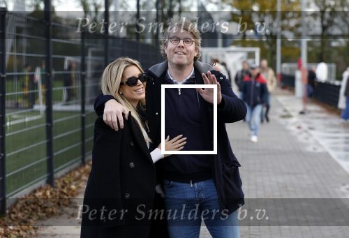 Amsterdam 11 november 2023
Damian v d Vaart in Ajax O18 tegen fc Den Haag op de toekomst. Zijn moeder Sylvie Meis en vriend Wim Beelen zijn aanwezig.