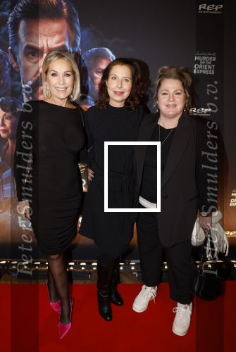 Zaandam 26 november 2023
Premiere van murder on the orient ezpress in het zaantheater. Tanja Jess Sandra Mattie en Rian Gerritsen