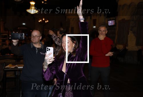 Asten 2 november 2023
Boekpresentatie Peter Gillis op park Prinsesmeer.
Aanwezig vriendin Wendy v Hout en zijn kinderen Mark Inge en Ruud . Mark Baanders reikte het eerste boek uit.