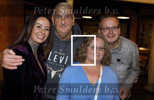 Asten 2 november 2023
Boekpresentatie Peter Gillis op park Prinsesmeer.
Aanwezig vriendin Wendy v Hout en zijn kinderen Mark Inge en Ruud . Mark Baanders reikte het eerste boek uit. Wendy v Hout met haar ouders en broer