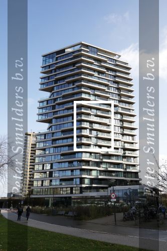 Amsterdam 19 november 2023
Wim Beelen de vriend van Sylvie Meis woont in een penthouse naast George Marina waar ze elkaar voor het eerst ontmoet hebben .