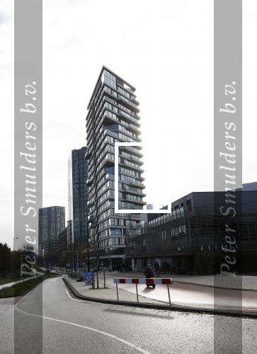 Amsterdam 19 november 2023
Wim Beelen de vriend van Sylvie Meis woont in een penthouse naast George Marina waar ze elkaar voor het eerst ontmoet hebben .